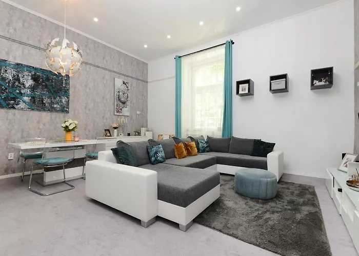 Roses Square Apartman