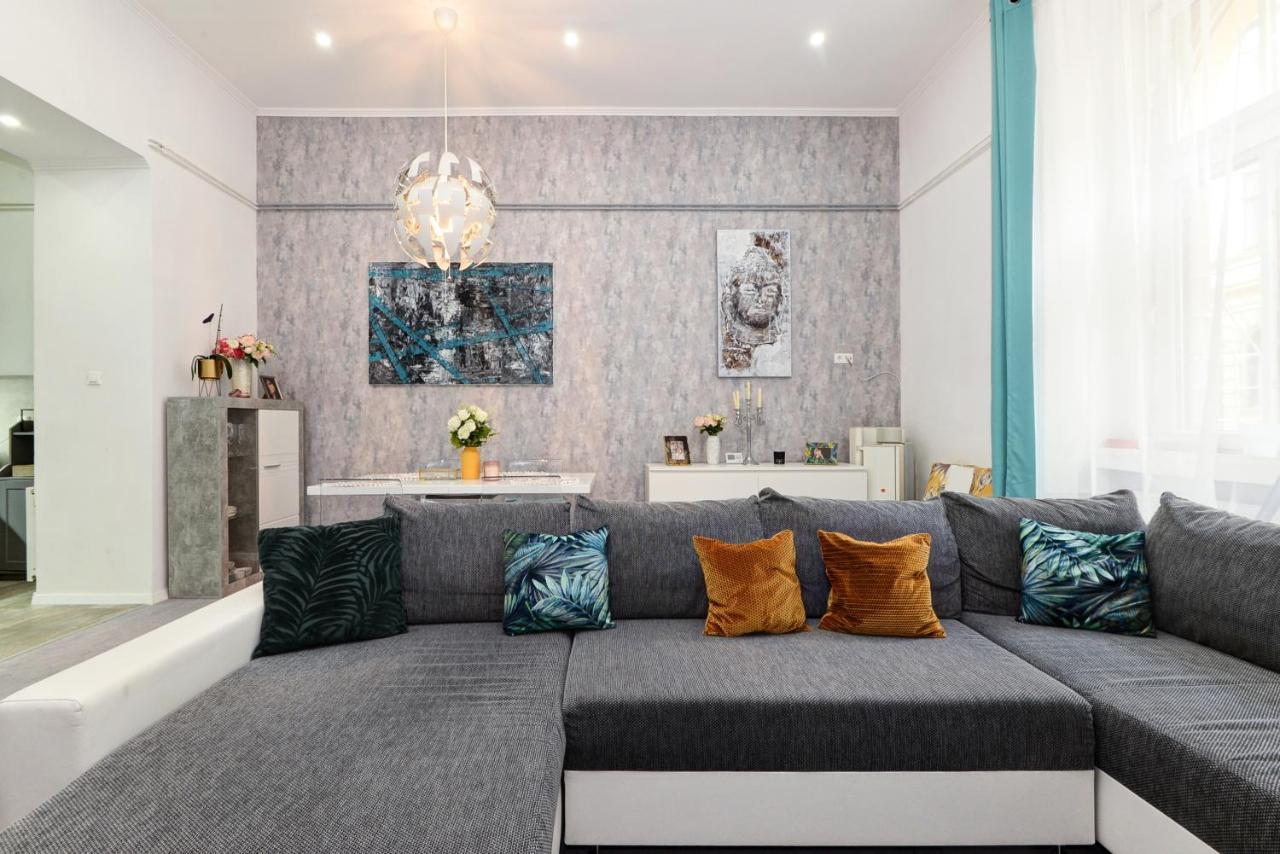 Roses Square Apartman Budapeste