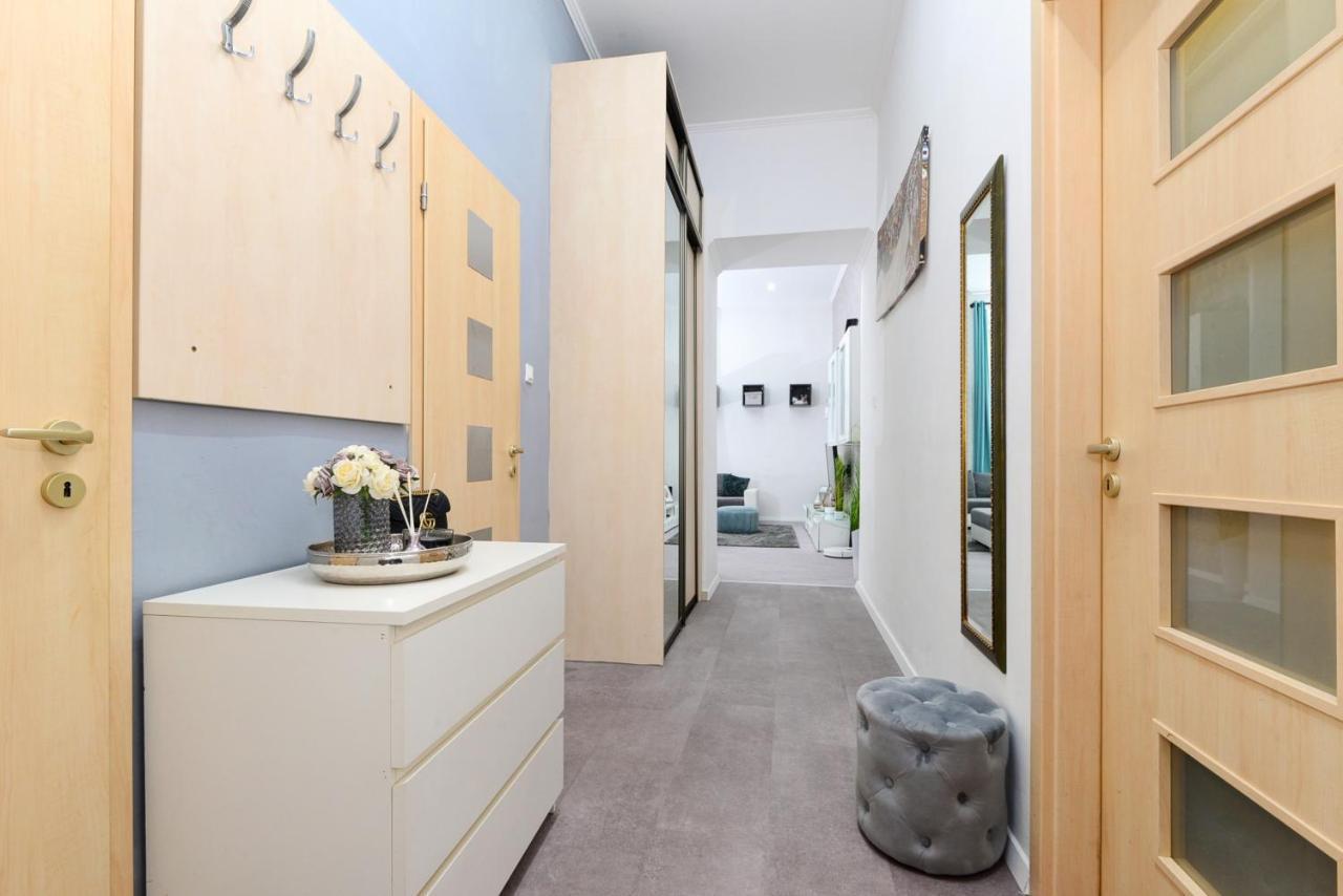 Apartamento Roses Square Apartman