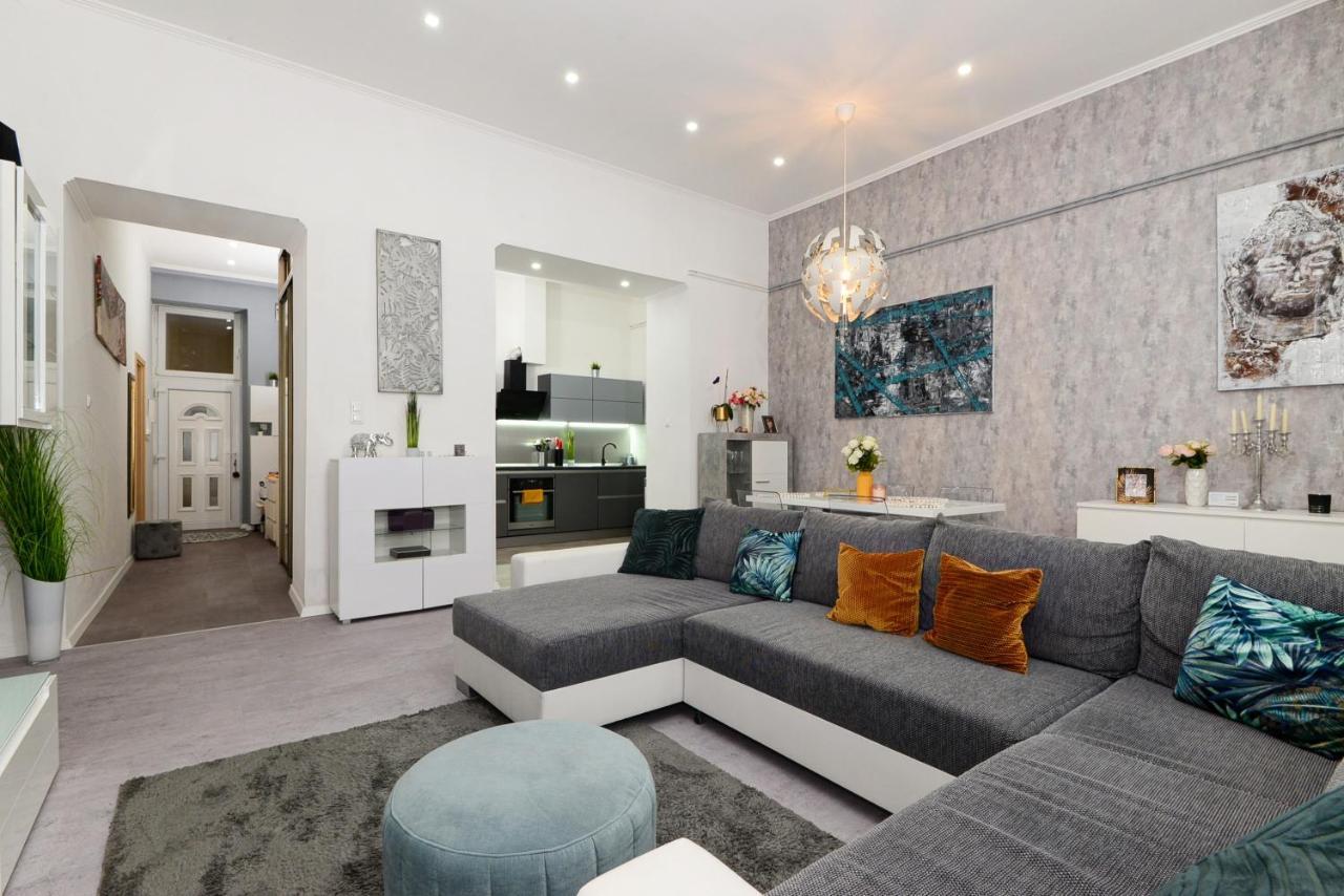 Apartamento Roses Square Apartman *